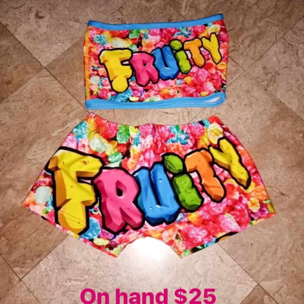 $25 snack sets smalls and mediums left